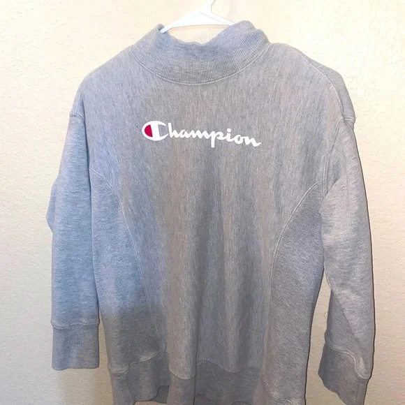 Champion Sweater - Picture 2 of 5